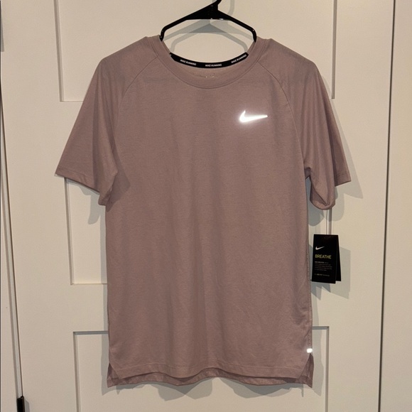 Nike Short Sleeve T Shirt - Picture 1 of 6
